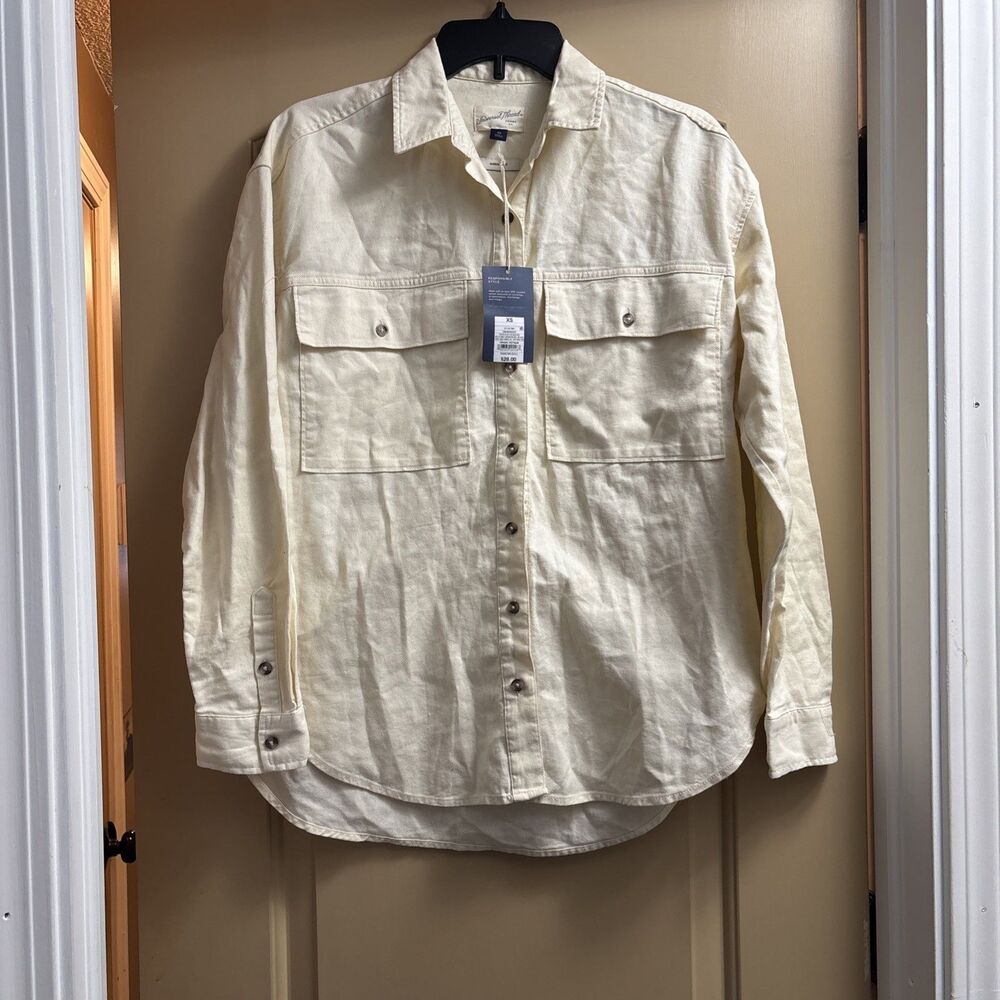 Universal Thread XS Cream Oversized L/S Button Up Woman Men Pocket New Chest 43"